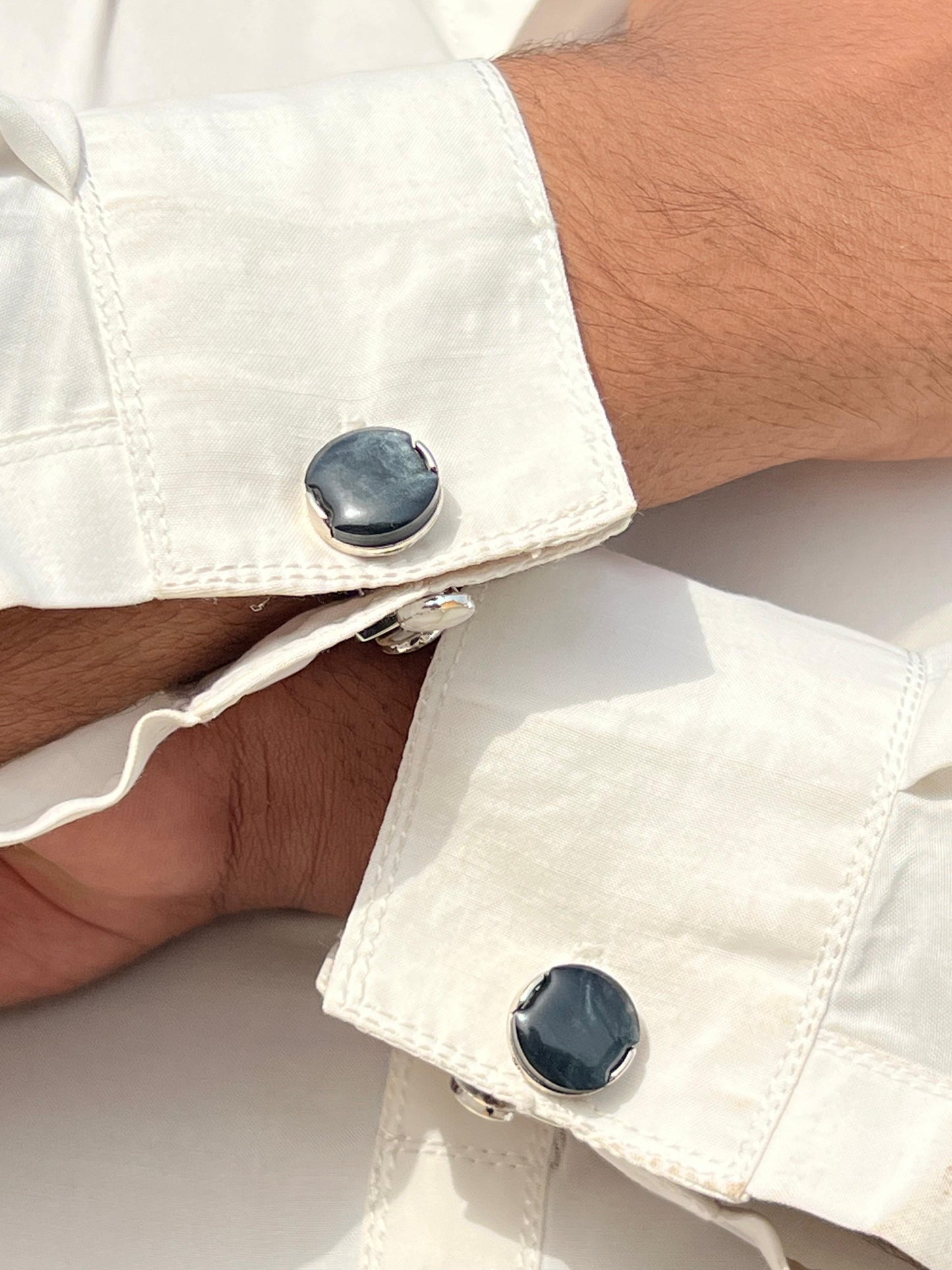 "Anthem Black Agate Skull Cufflinks